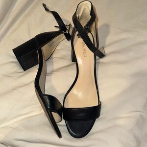 Nine West Field’s Leather Block Heeled Sandal